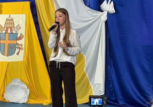 Maja Chyb na scenie.