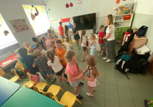 Spotkanie muzyczne w zerówce.