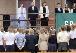 Zaproszeni goście p. Prezydent Marcin Witko, p.Dyrektor mgr Wioletta Madej, p. Wicedyrektor mgr Aleksandra Mielowska