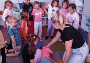 Zajęcia edukacyjno-praktyczne w 1a Pierwsza Pomoc