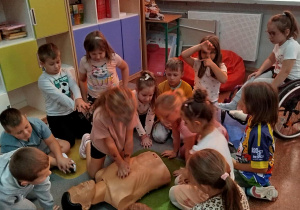 Zajęcia edukacyjno-praktyczne w 1a Pierwsza Pomoc
