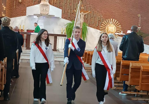 Uczniowie podczas uroczystości.