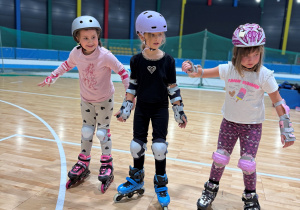 zajęcia sportowe IUKS „Dziewiątka” w ramach programu "Złota Łyżwa 2025"