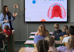 Kryształowy uśmiech mam, bo o zęby dbam