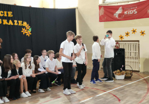 Uczniowie podczas apelu