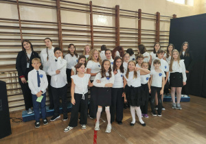 Chór szkolny podczas występu