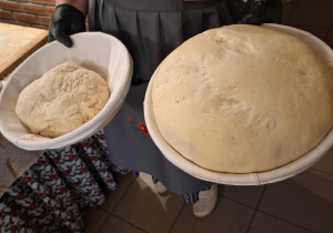 Od ziarenka do bochenka - klasa 2b i 3a na wycieczce