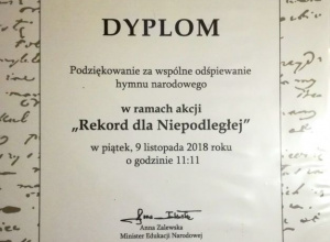 Dyplom za wspólne odśpiewanie hymnu