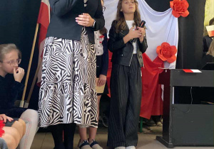 Pani dyrektor mgr Wioletta Madej.