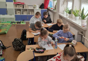 Uczniowie podczas lekcji