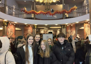 Uczniowie w Teatrze Muzycznym.