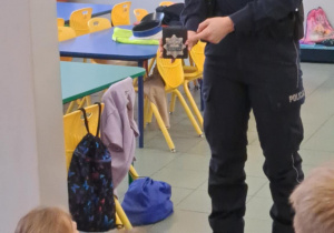 Bezpieczne ferie -spotkanie z policjantem
