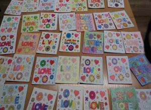 Wolontariusze u chorych z Walentynkami