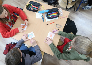 Wolontariusze u chorych z Walentynkami