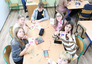 Wolontariusze u chorych z Walentynkami