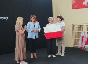 Zaprzyjaźnieni seniorzy w Dziewiątce