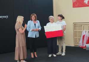 Zaprzyjaźnieni seniorzy w Dziewiątce