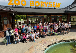 Uczniowie w Zoo Borysew