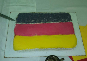 Tort w kolorach flagi Niemiec
